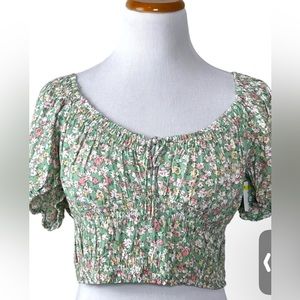NWT Elodie Green Multi Color Floral Puff Shoulder Cropped Top Size L P to P 18”